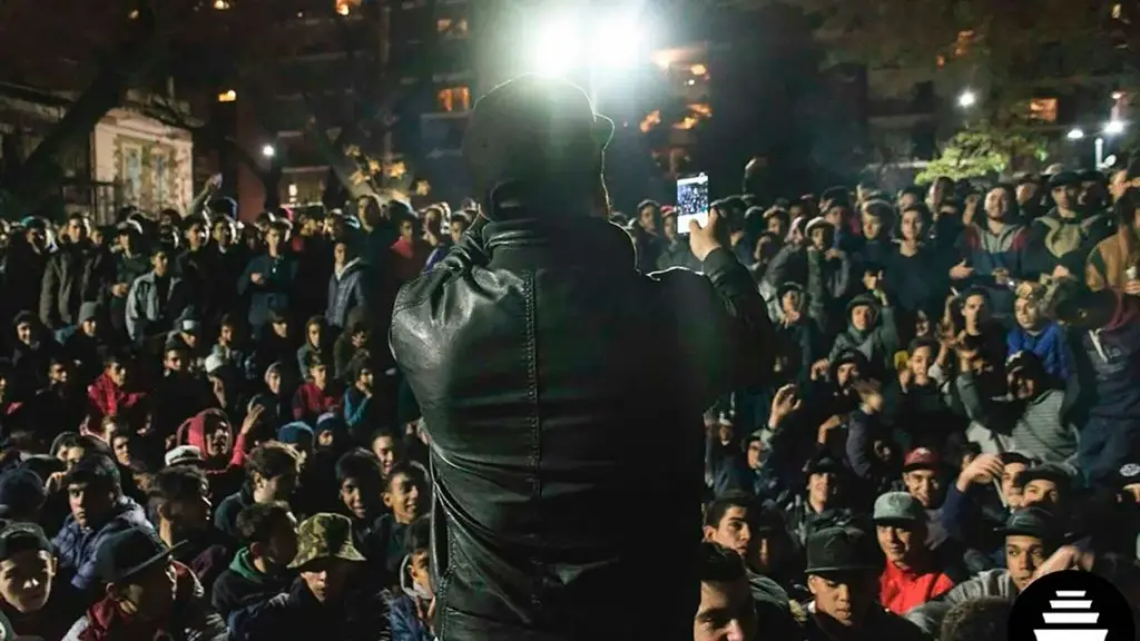 DESPUÉS DEL FUEGO, LA PALABRA VUELVE A LA PLAZA